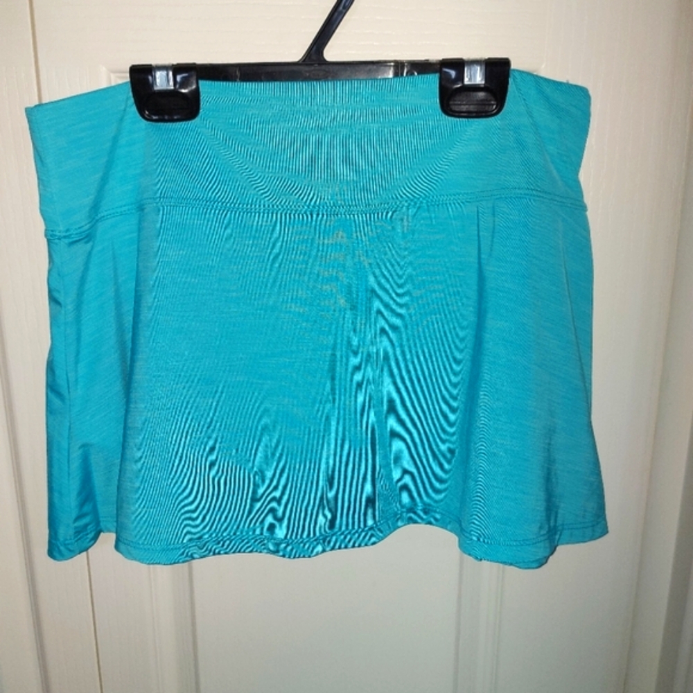 Tennis skirt with built-in shorts, never worn